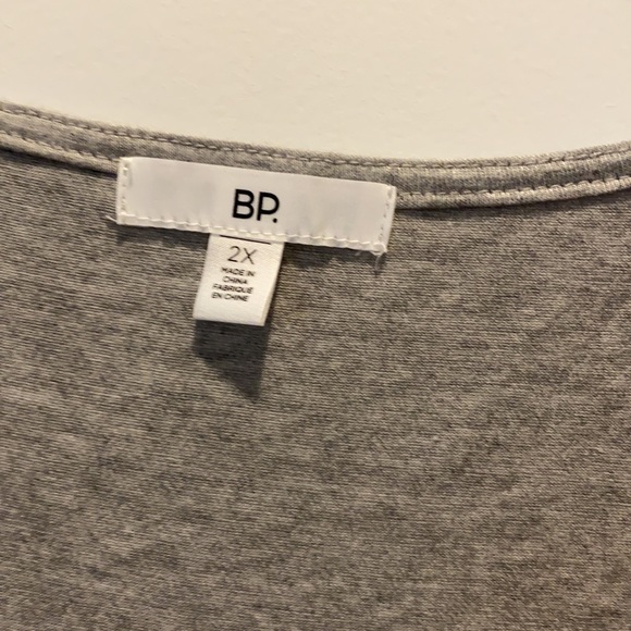 💚Gray Top - Picture 4 of 5